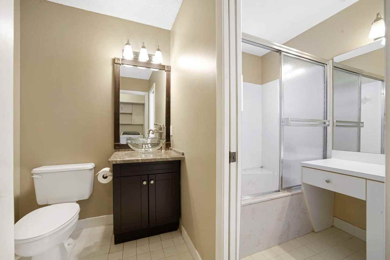 200 Nw 75th Ter - Photo 7 of 9