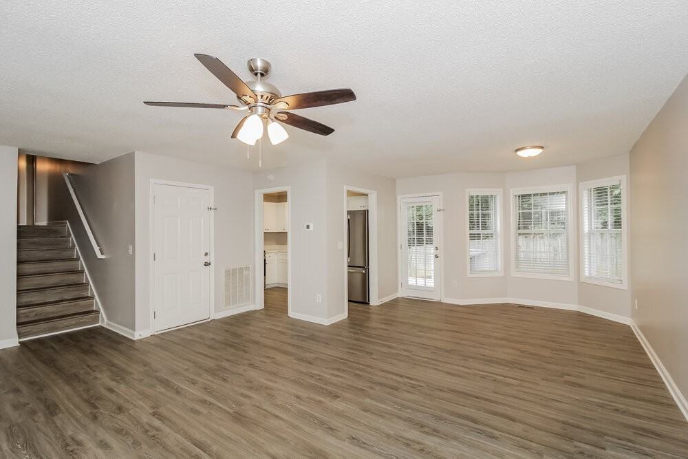 430 Ivy Crest Dr - Photo 5 of 17