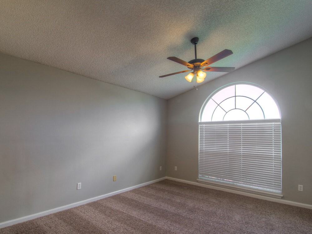 12630 Richfield Blvd - Photo 2 of 15