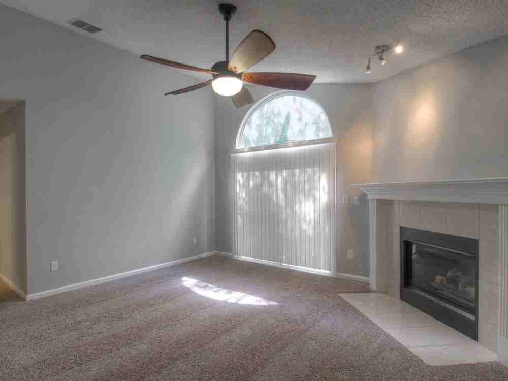 12630 Richfield Blvd - Photo 6 of 15