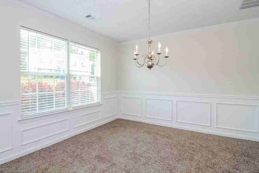 604 Mohawk Cir - Photo 4 of 19