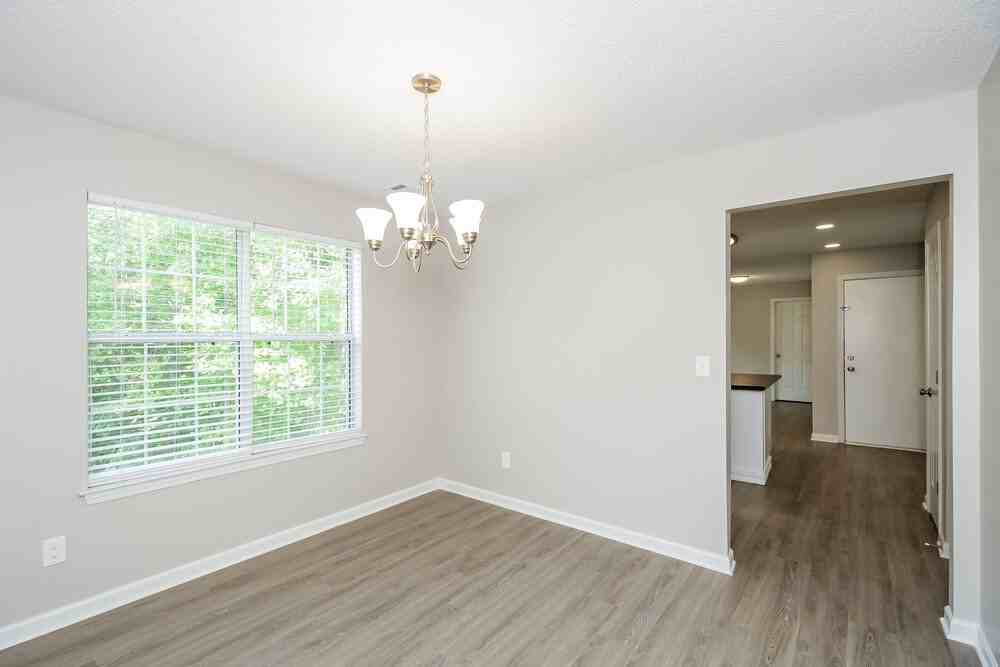 4548 White Rd - Photo 7 of 18