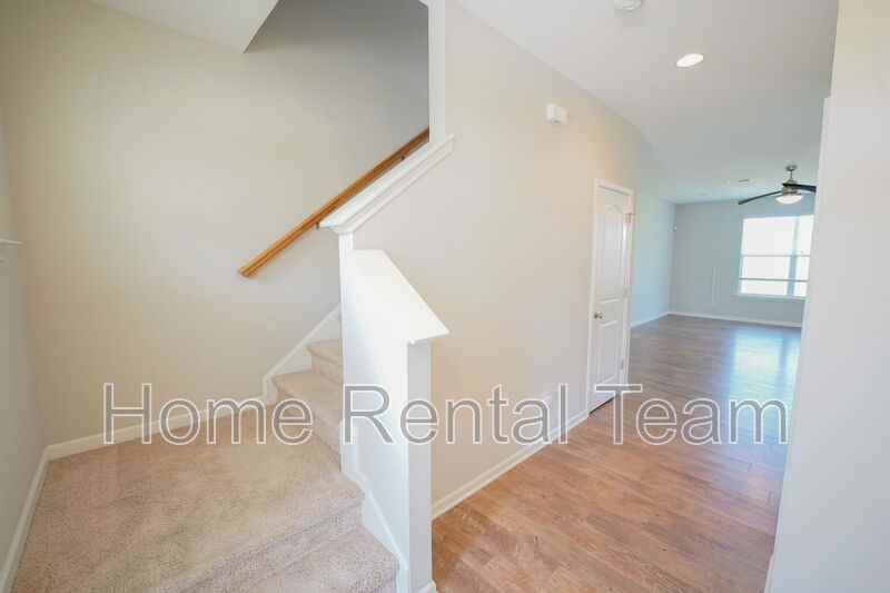 215 Shelton St - Photo 4 of 39