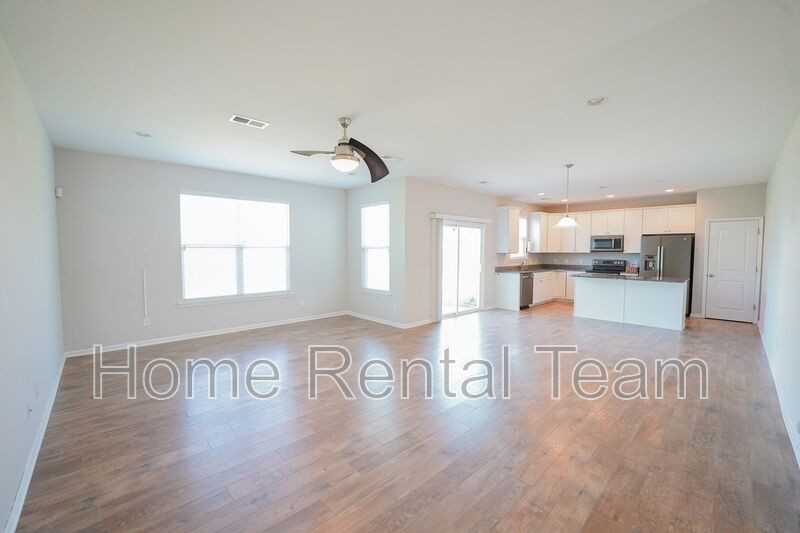 215 Shelton St - Photo 6 of 39