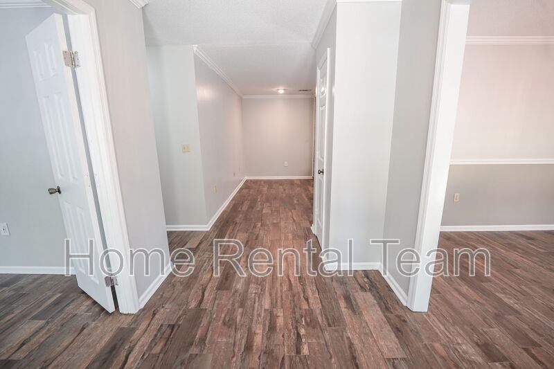 803 Kings Rd - Photo 6 of 27