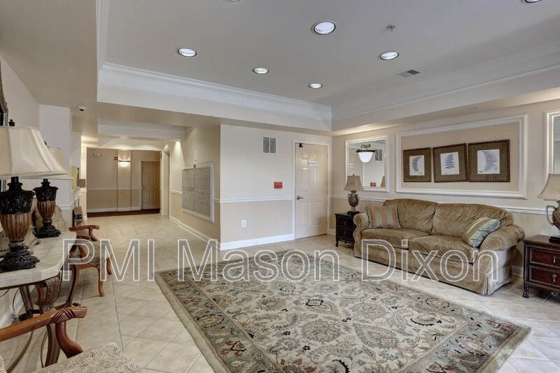 5801 Clipper Ln #404 - Photo 4 of 28