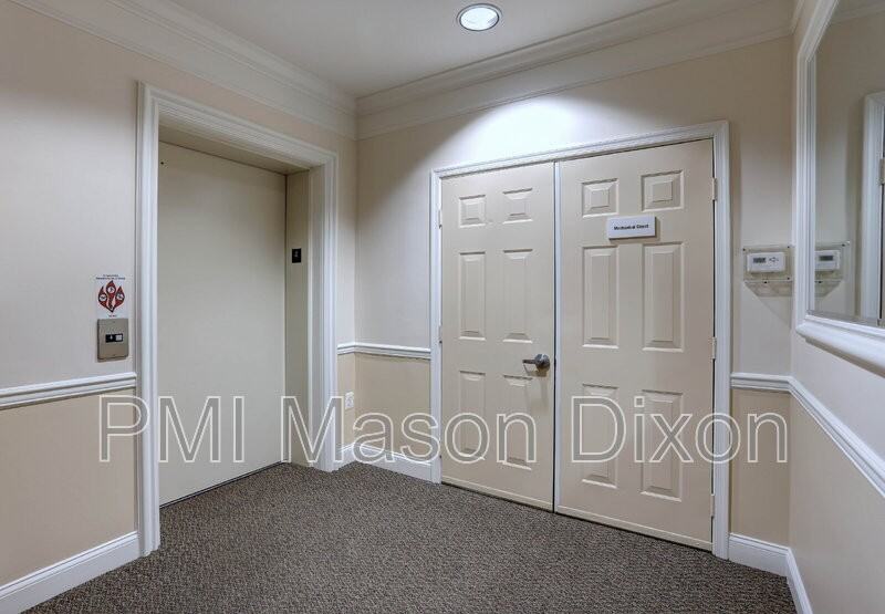 5801 Clipper Ln #404 - Photo 6 of 28