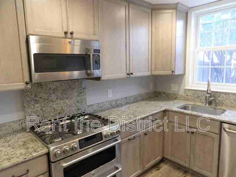 231 14th St Ne - Photo 2 of 21