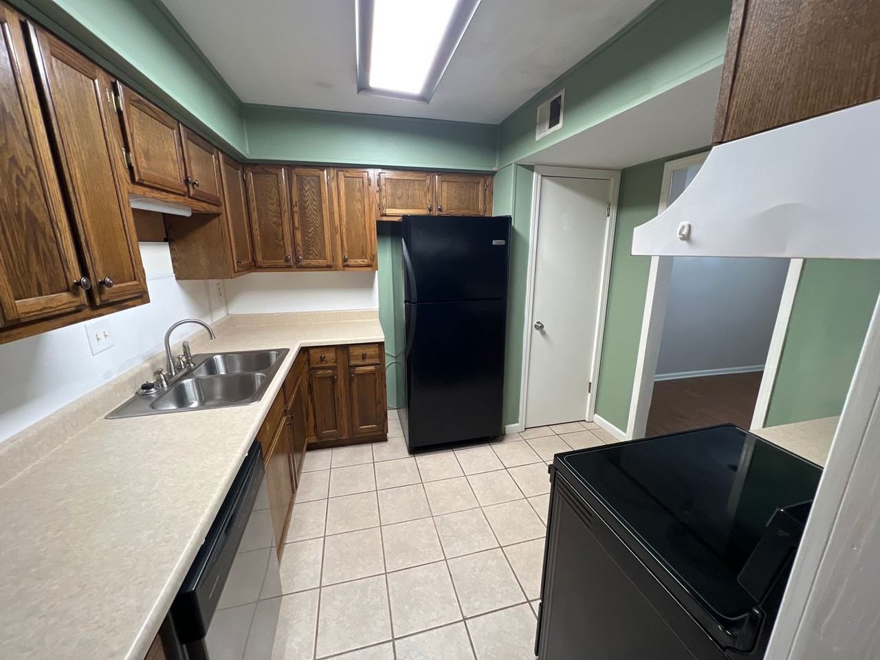 540 Oak Meadow Ln - Photo 3 of 18