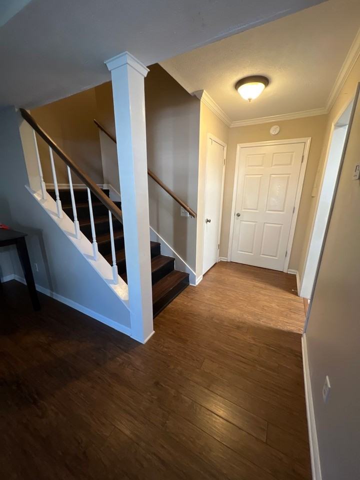 540 Oak Meadow Ln - Photo 7 of 18