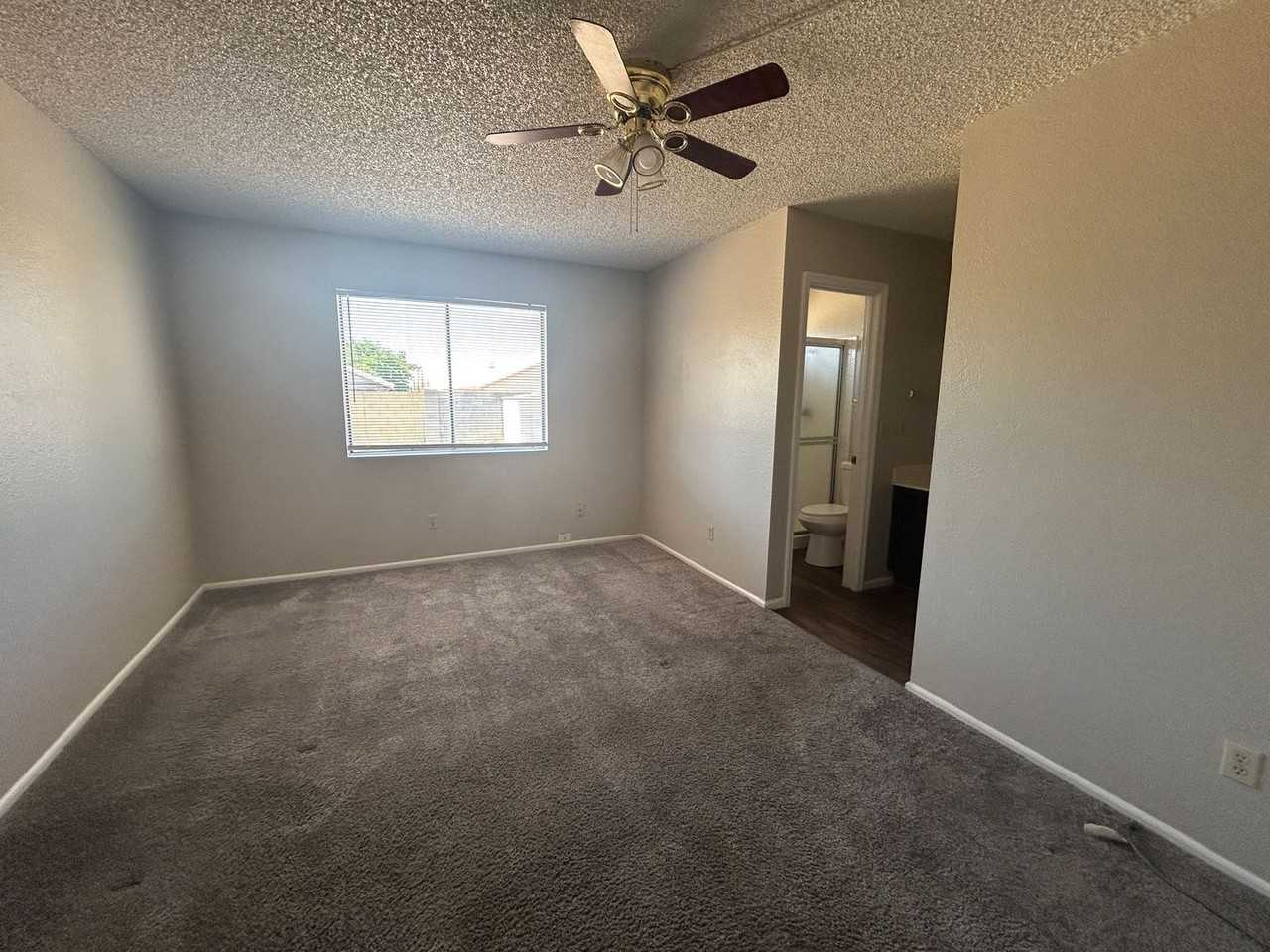 456 N Glenview - Photo 3 of 18