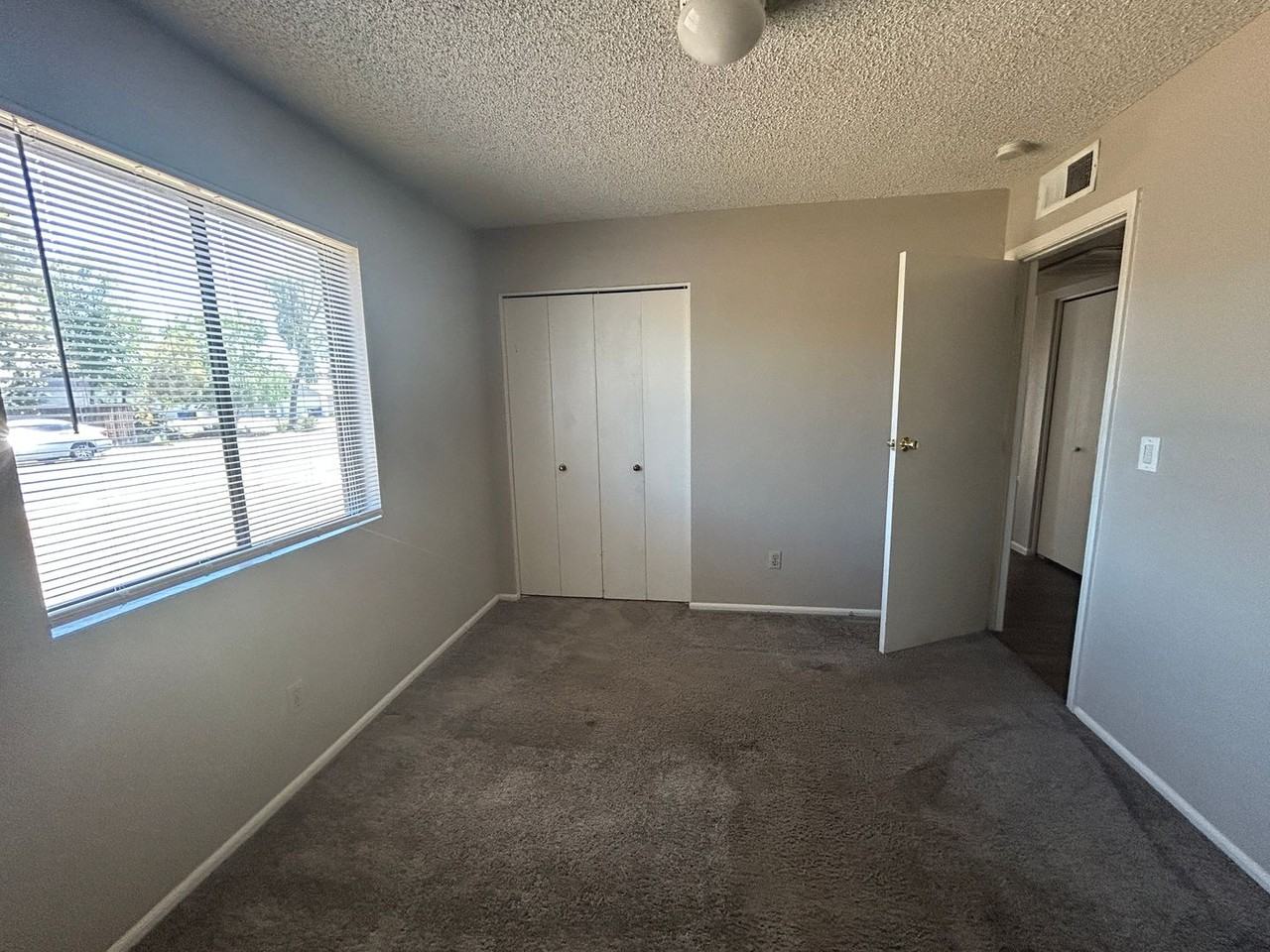 456 N Glenview - Photo 6 of 18