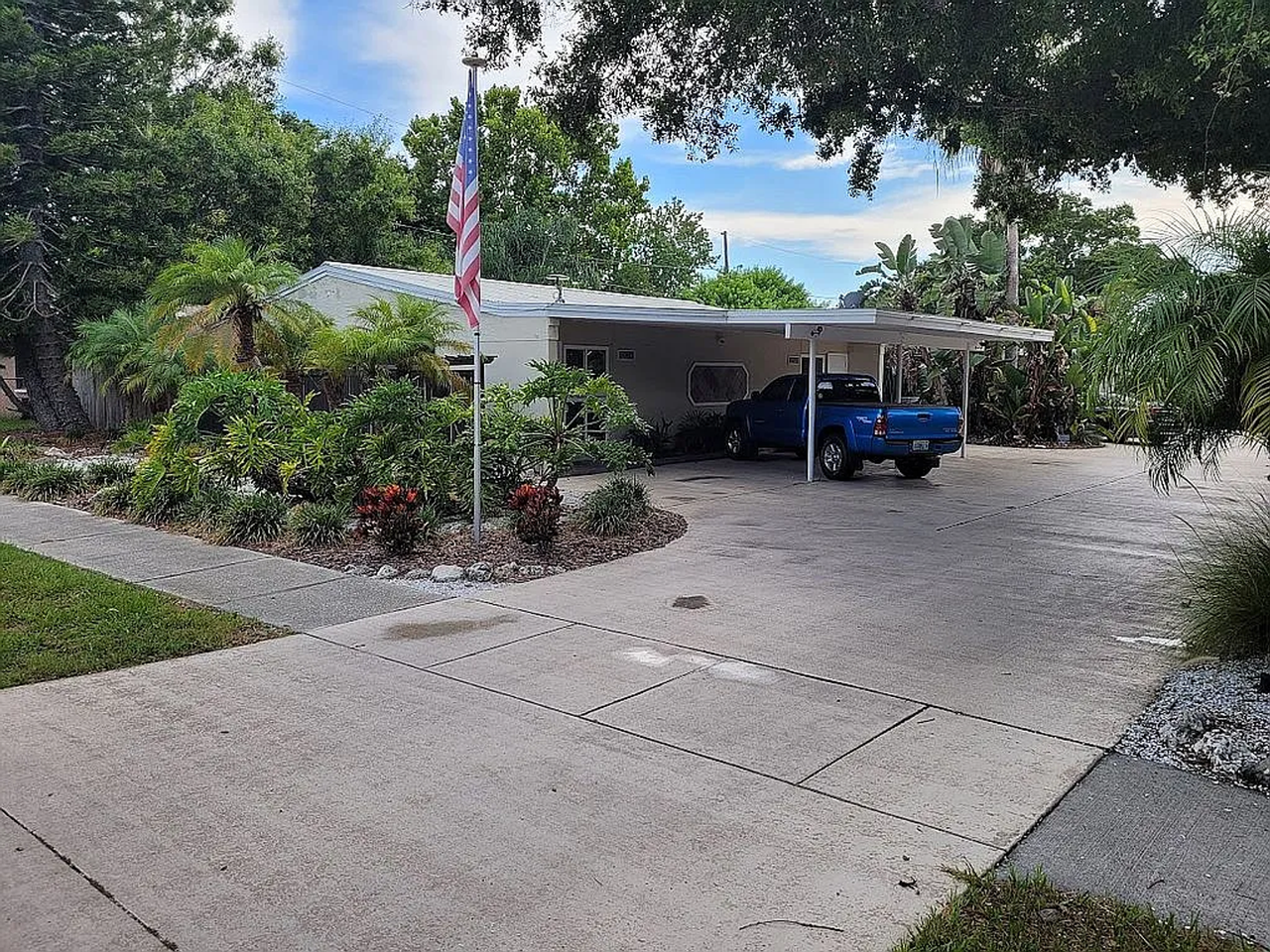 1628 Pine St - Photo 2 of 23