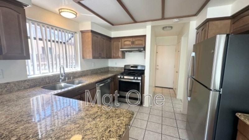 13331 Barcelona Pl - Photo 3 of 21