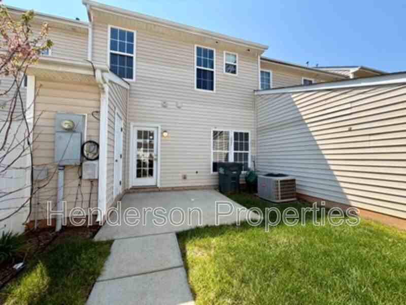 4739 Forestridge Commons Dr - Photo 2 of 17