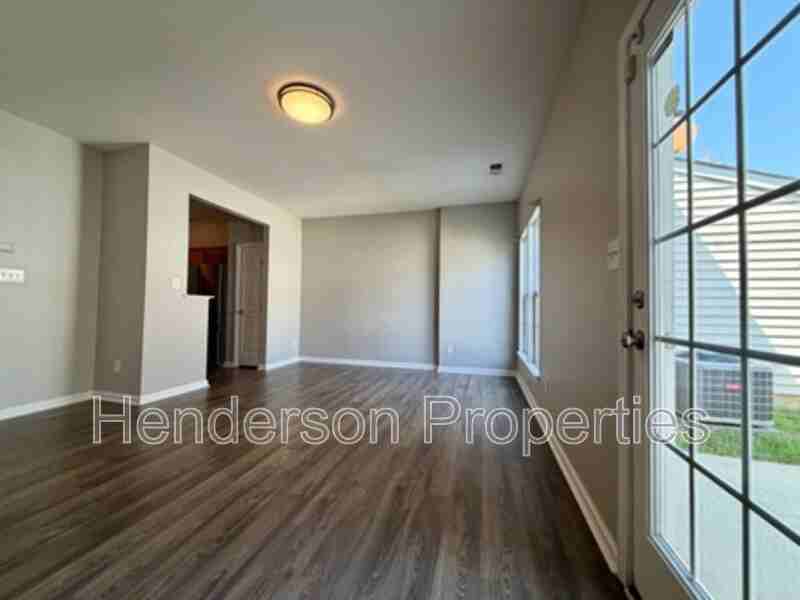 4739 Forestridge Commons Dr - Photo 4 of 17