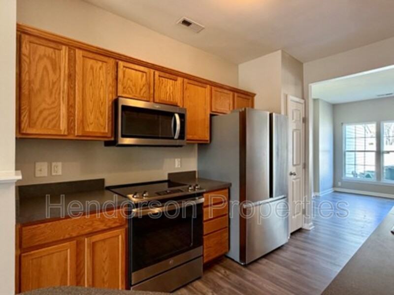 4739 Forestridge Commons Dr - Photo 6 of 17