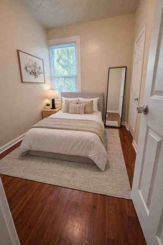 1106 Queen St Ne #4 - Photo 3 of 11