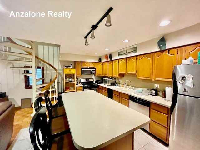 2 Webster Pl #1 - Photo 3 of 31