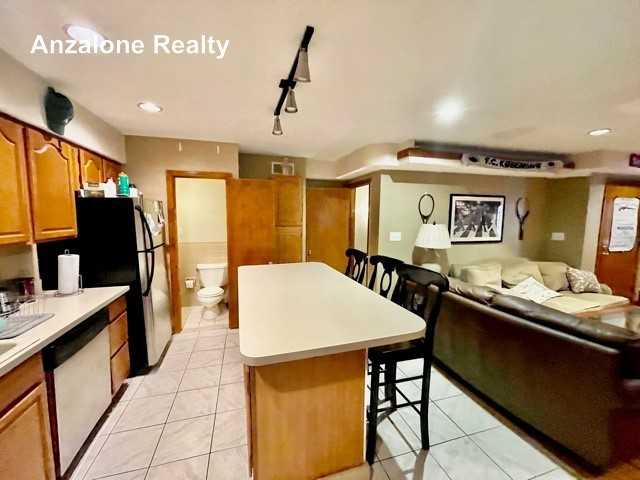 2 Webster Pl #1 - Photo 4 of 31