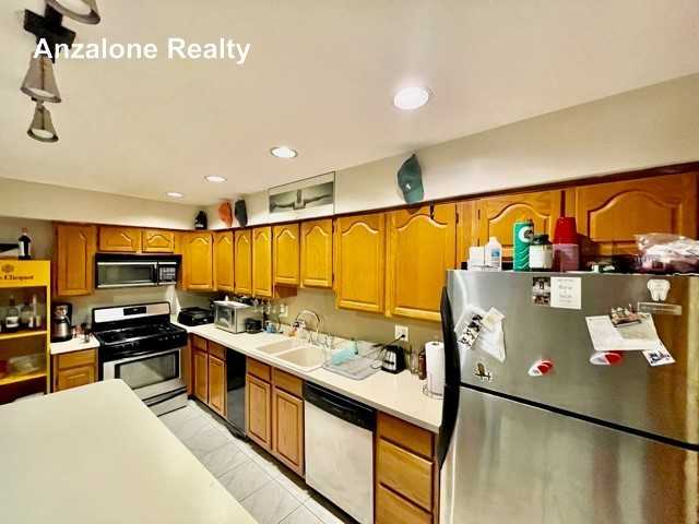 2 Webster Pl #1 - Photo 6 of 31