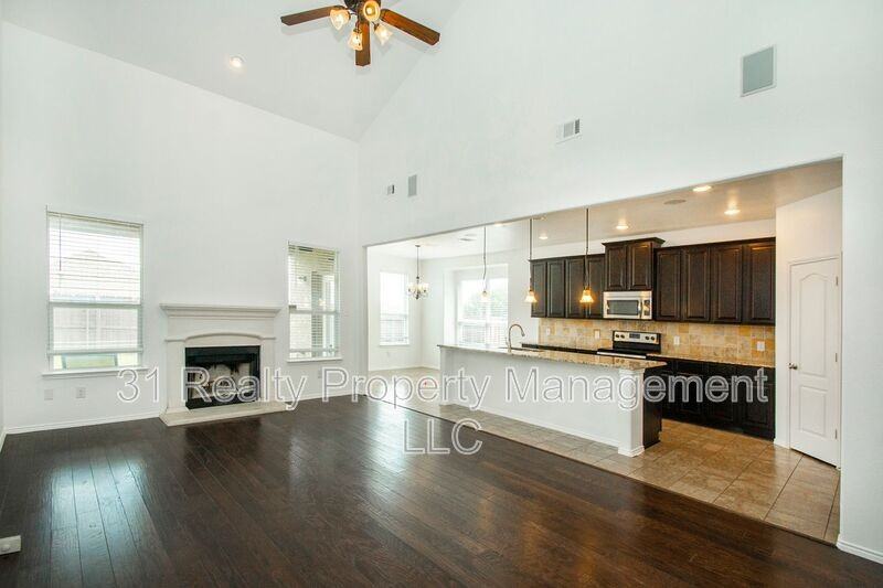 917 Swan Ridge Dr - Photo 4 of 28
