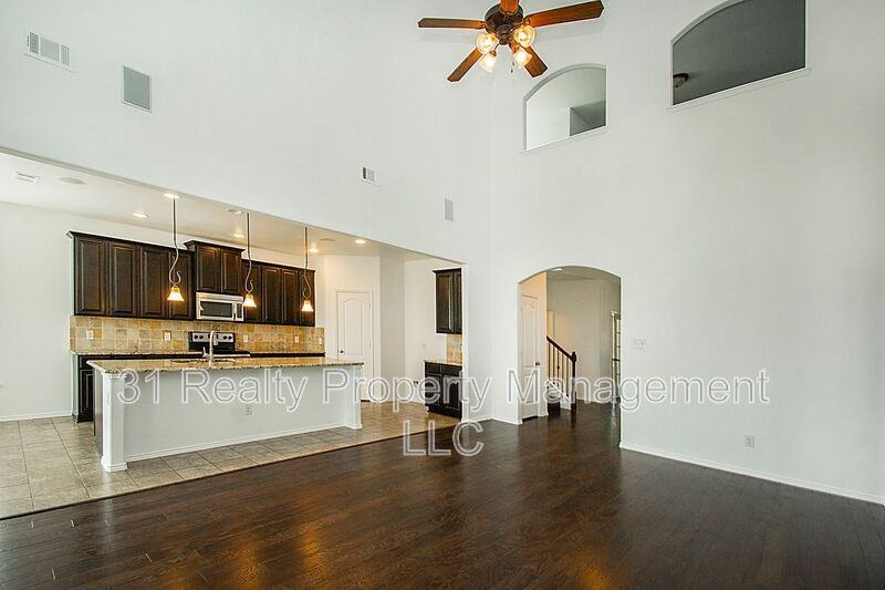 917 Swan Ridge Dr - Photo 3 of 28