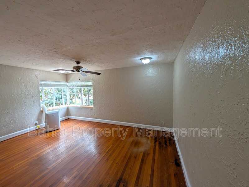 520 11th Ave N #4 - Photo 3 of 10