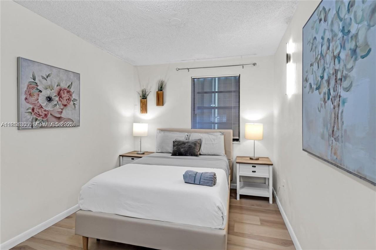 927 Southwest 15th Avenue - Photo 3 of 26