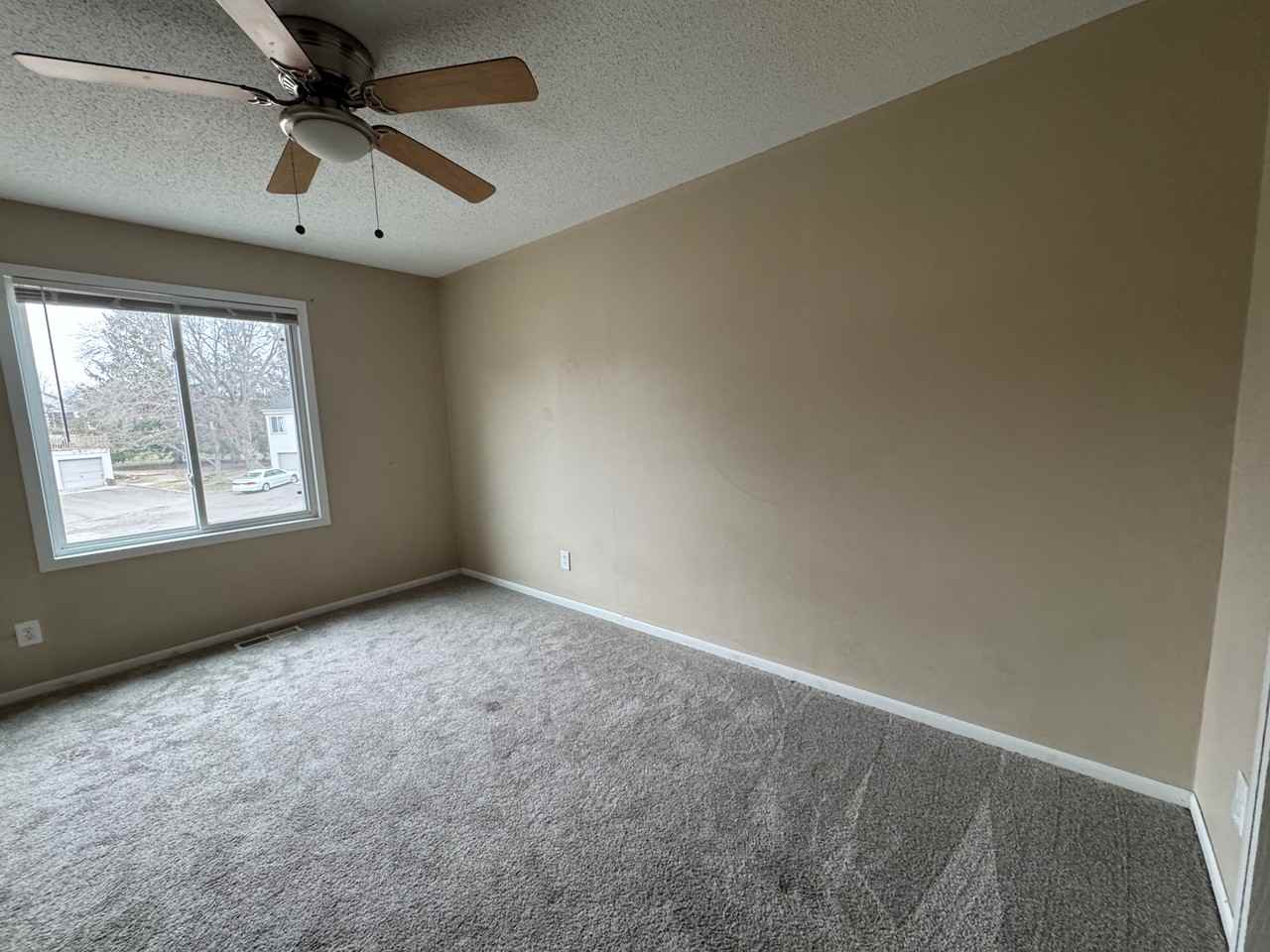 361 Elan Ct - Photo 6 of 10