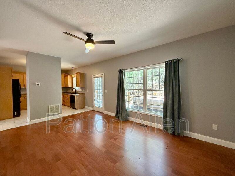 52 Winterwind Dr - Photo 2 of 29