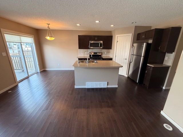 626 42 Ave Nw - Photo 6 of 26