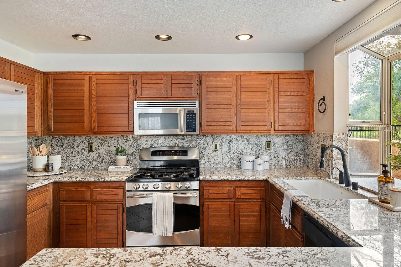 24015 Arroyo Park Dr #44 - Photo 3 of 13