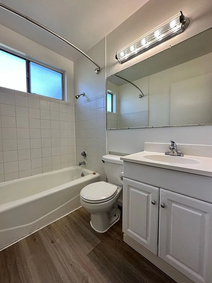 20102 Port Cir - Photo 5 of 14