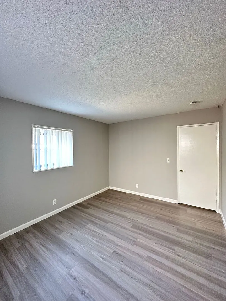 20102 Port Cir - Photo 7 of 14