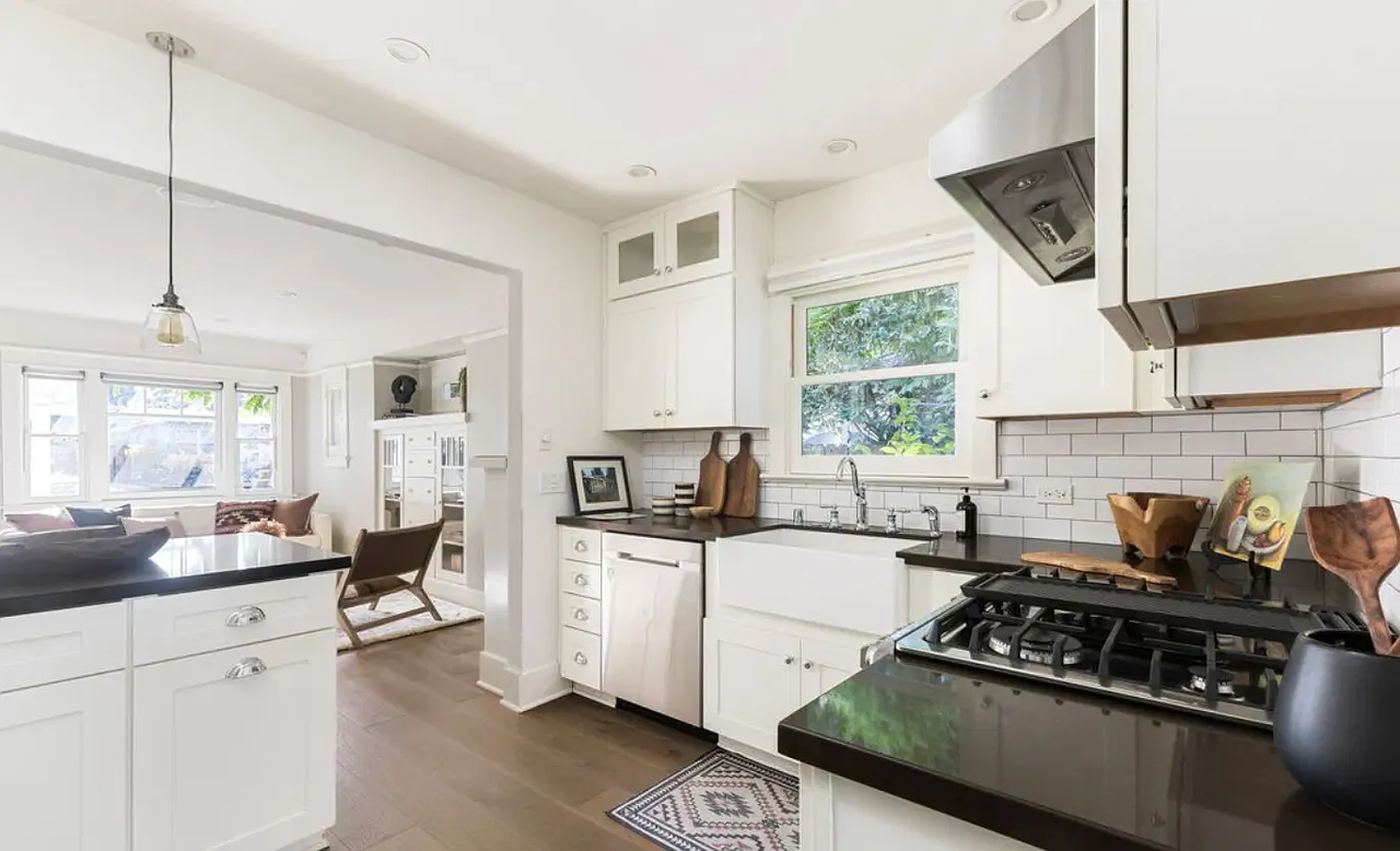 844 N Catalina Ave - Photo 3 of 9