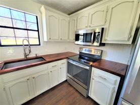 11362 Cloverleaf Dr - Photo 1 of 1