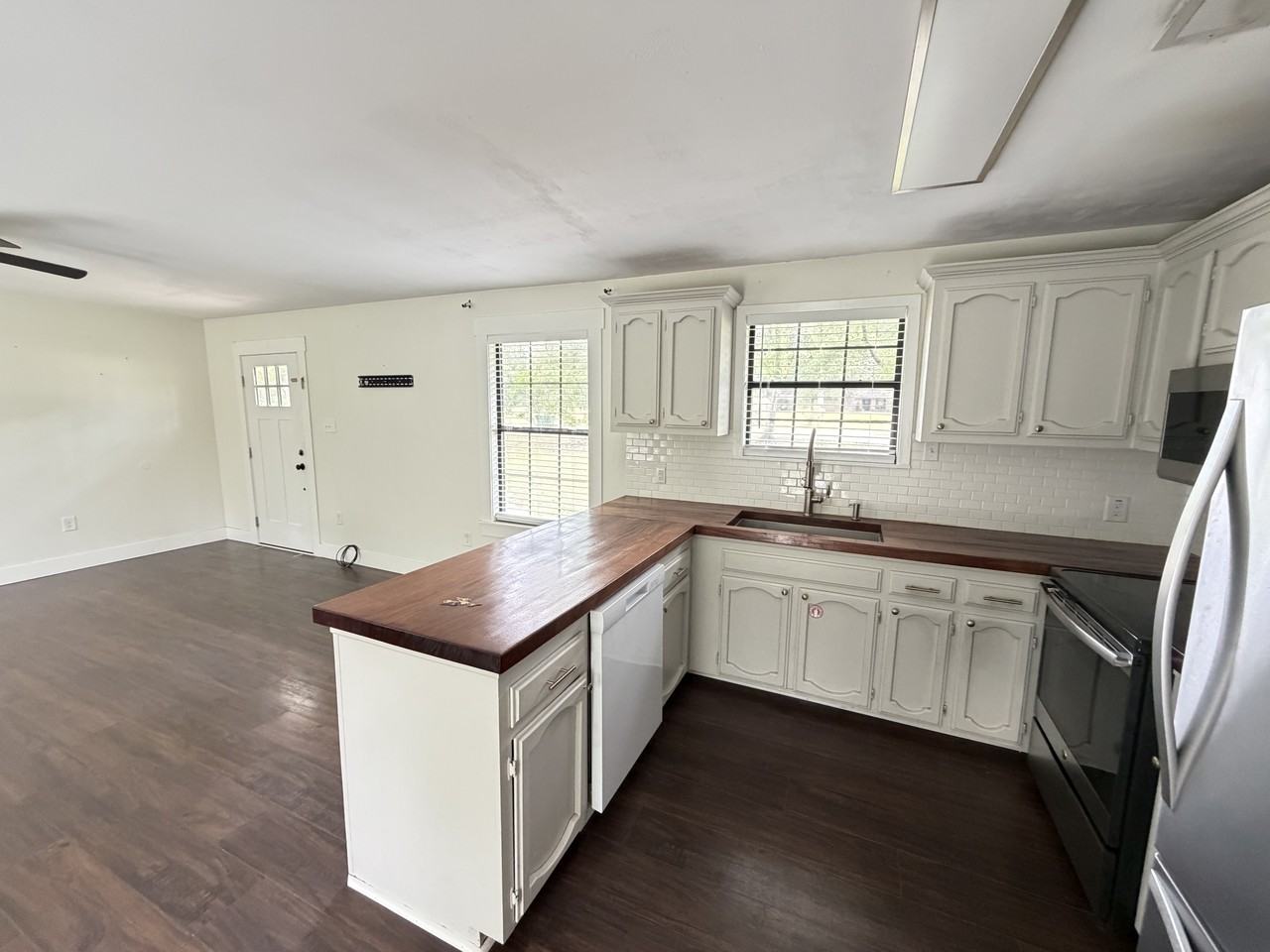 11362 Cloverleaf Dr - Photo 2 of 24