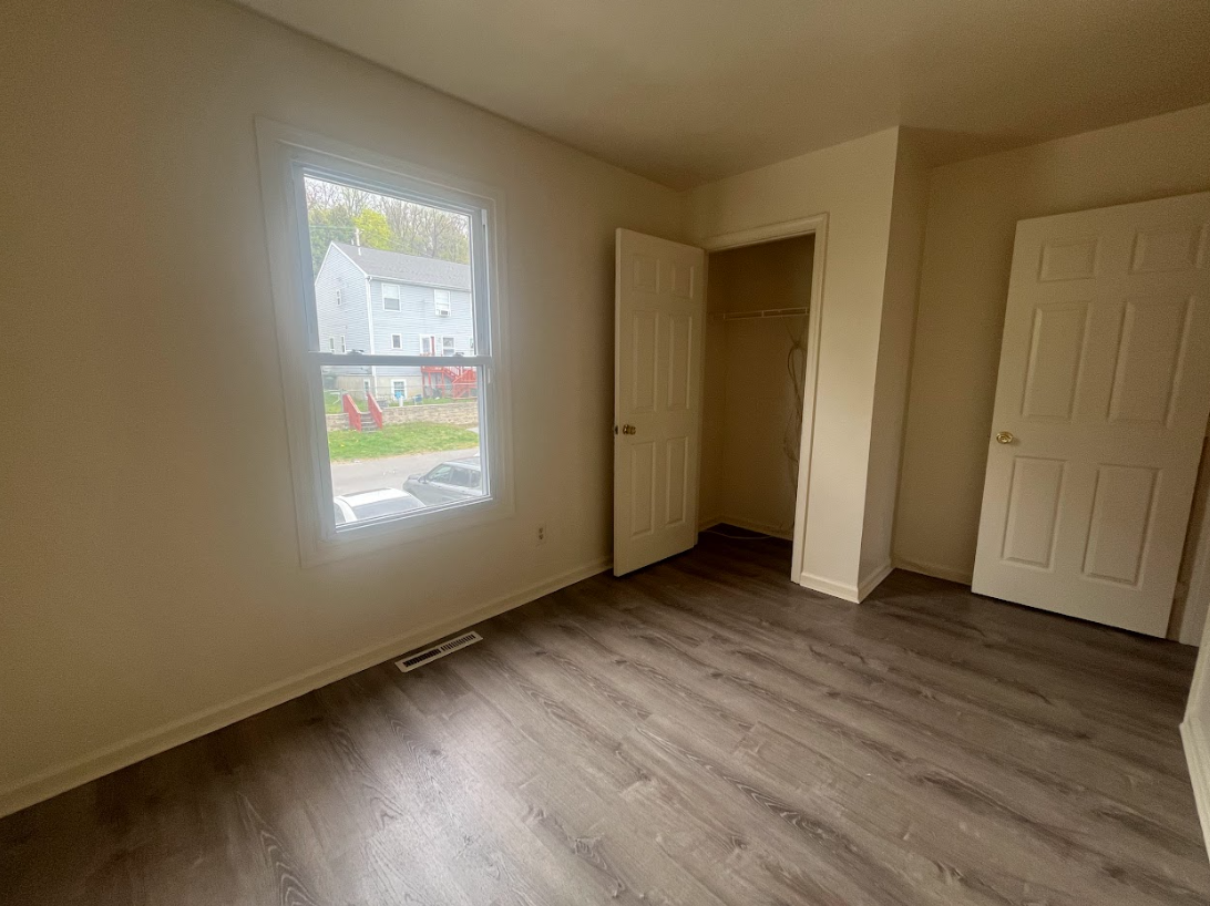 833 Coates St - Photo 3 of 25