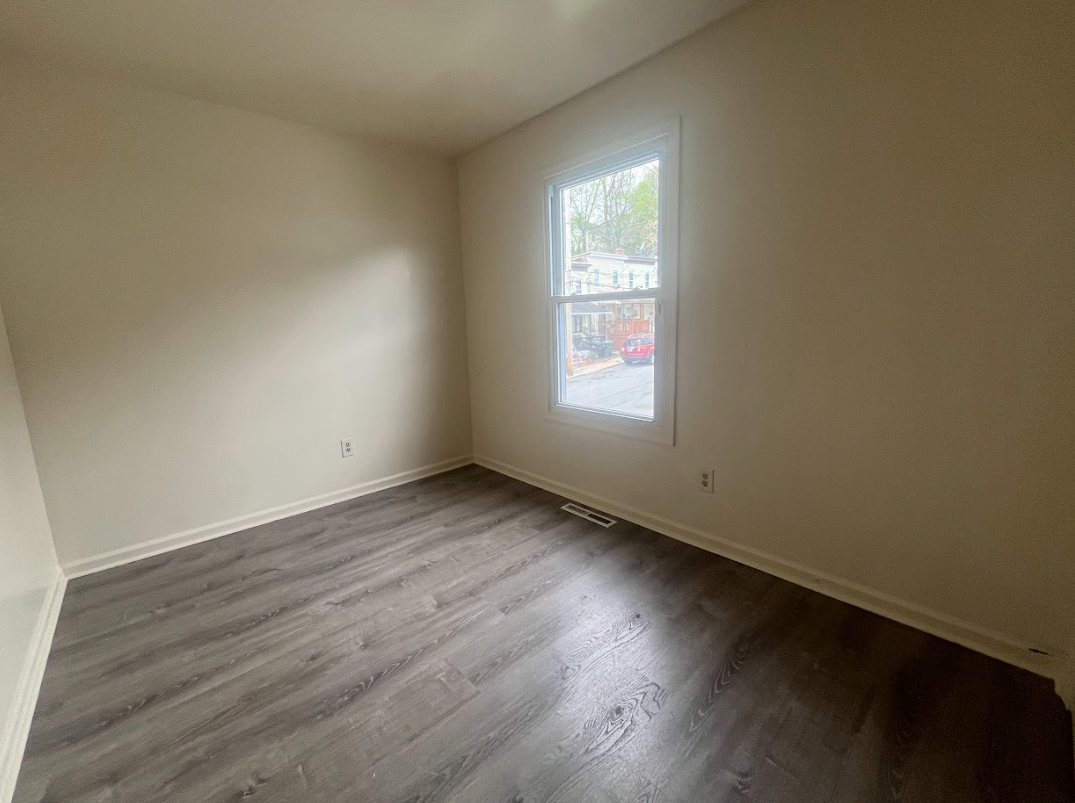 833 Coates St - Photo 5 of 25