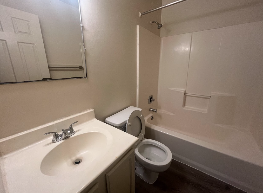 833 Coates St - Photo 6 of 25