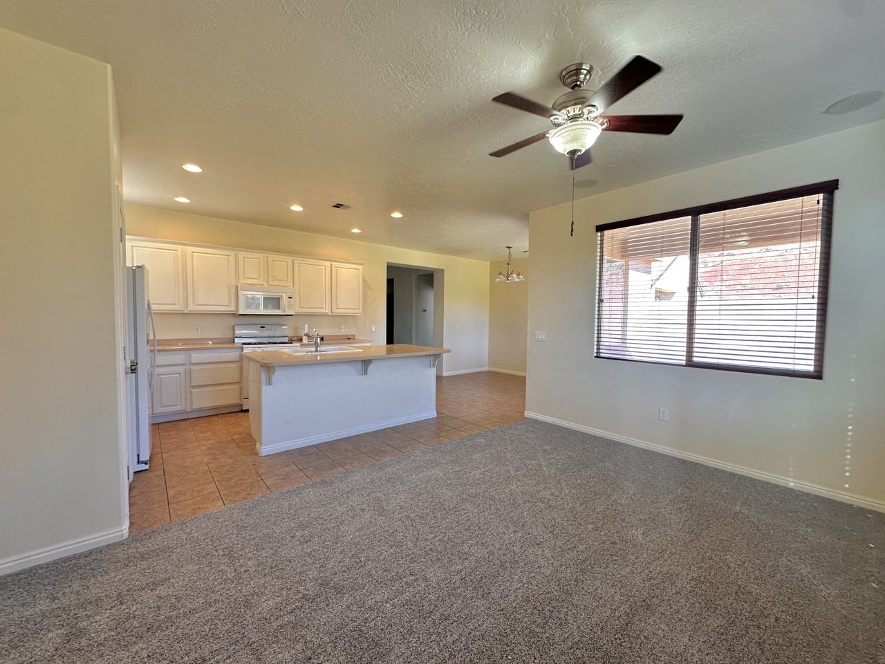 2106 N Red Canyon Cir - Photo 3 of 12
