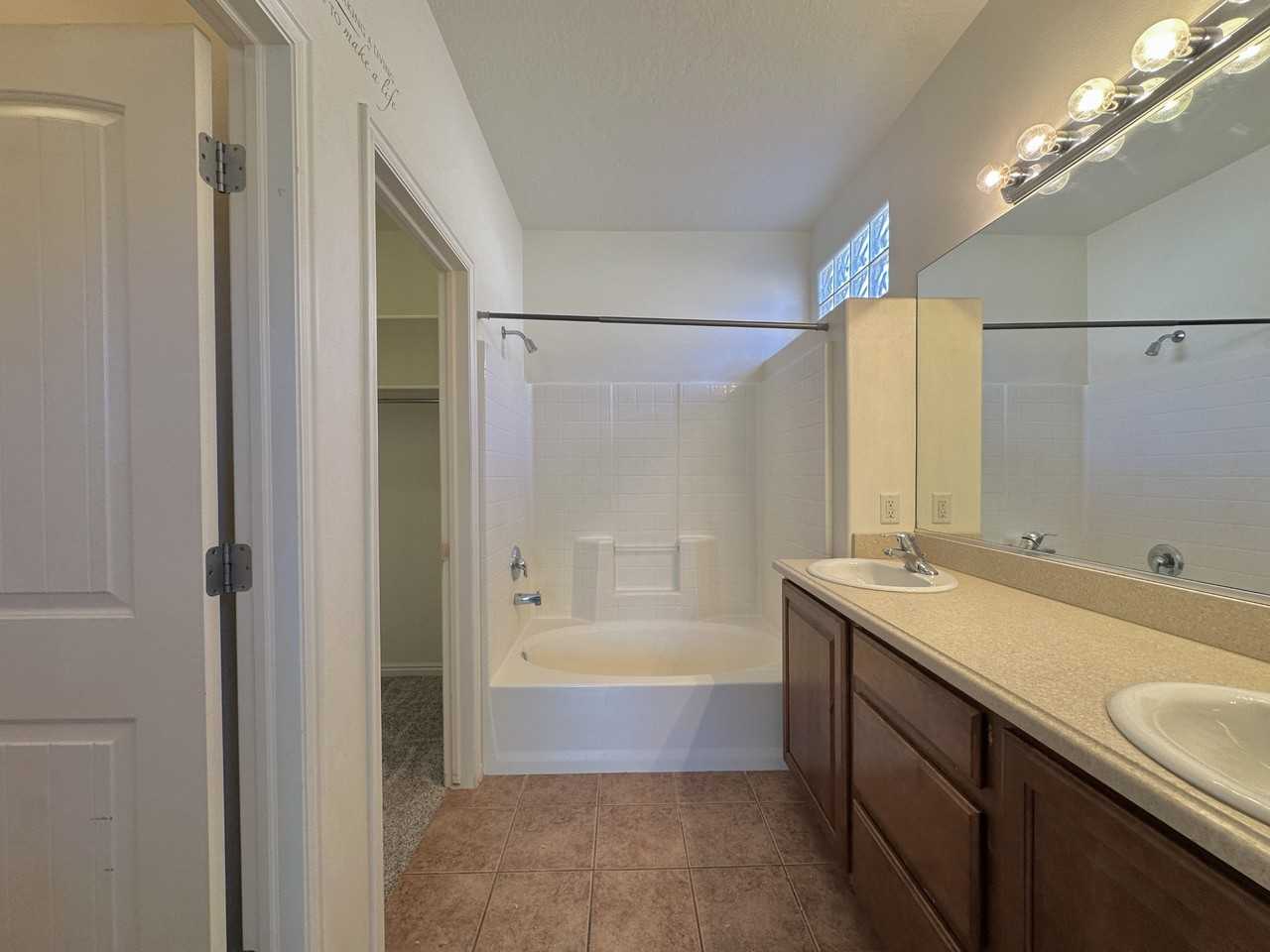 2106 N Red Canyon Cir - Photo 7 of 12