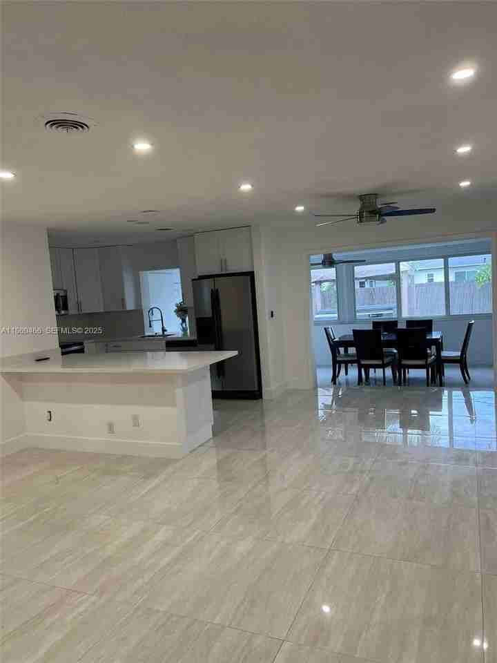 2015 North 32nd Avenue - Photo 4 of 9