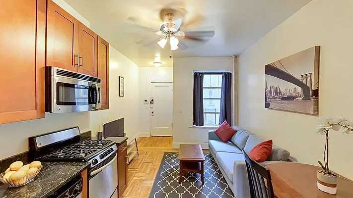 26 Broadway Ter #2A - Photo 3 of 8