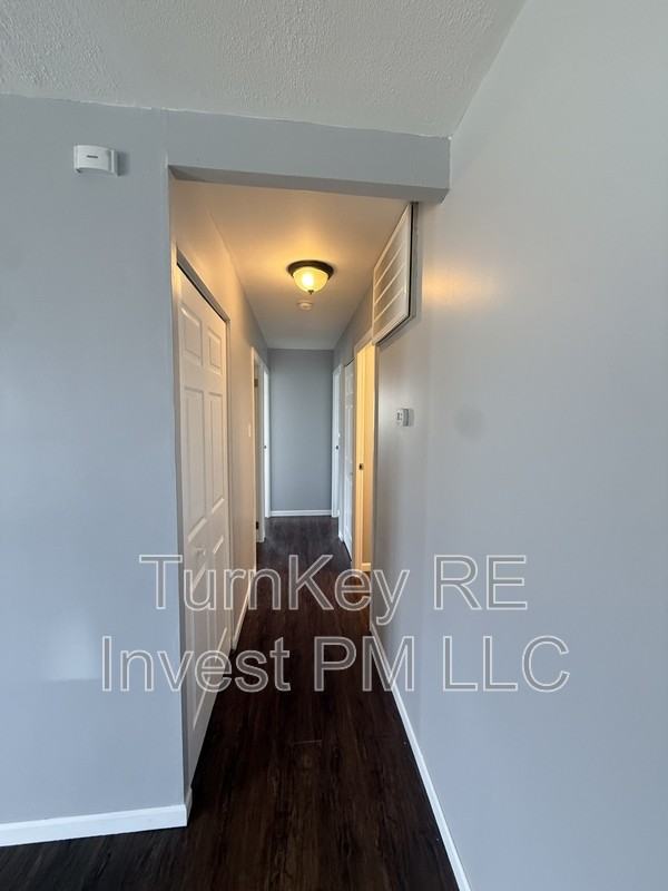 403 Montrose Dr - Photo 4 of 12