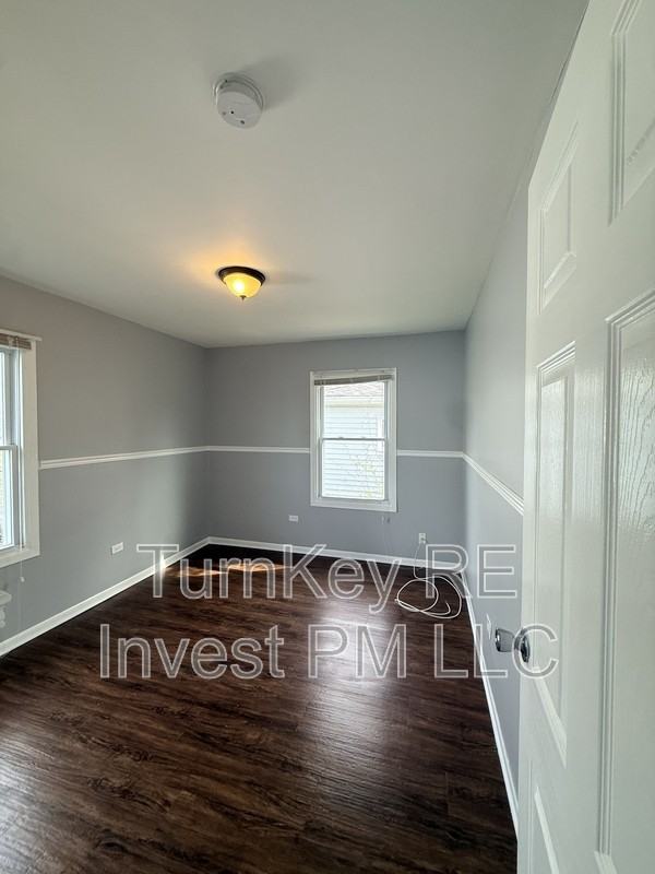 403 Montrose Dr - Photo 6 of 12