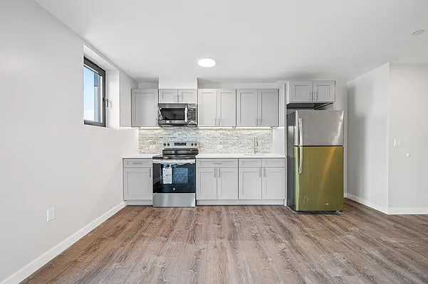 4334 53Rd St - Photo 4 of 6