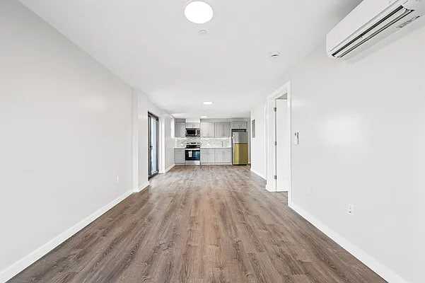 4334 53Rd St - Photo 5 of 6