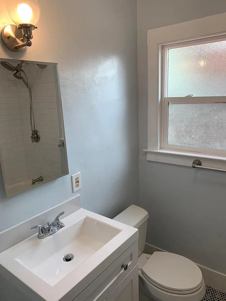 2119 Sacramento St - Photo 4 of 12